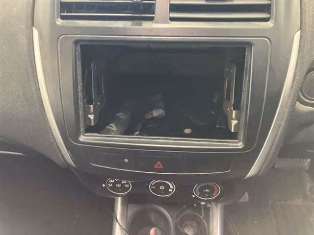 MITSUBISHI RVR