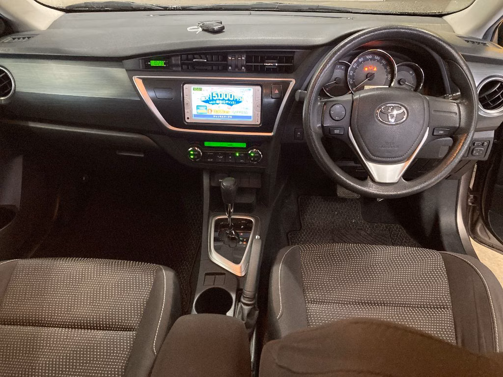 TOYOTA AURIS