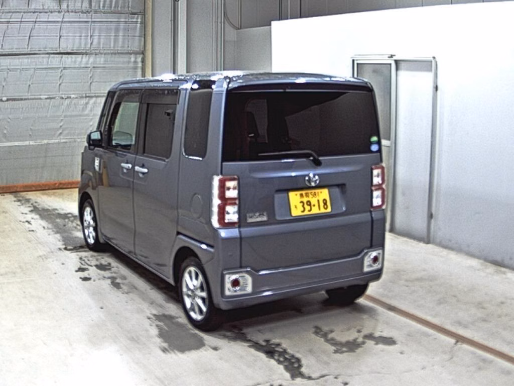 TOYOTA PIXIS MEGA