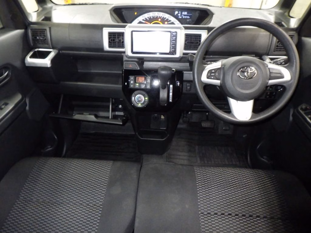 TOYOTA PIXIS MEGA