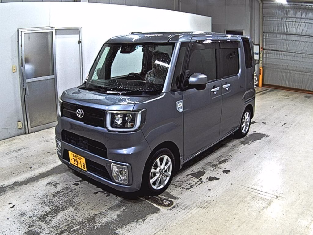 TOYOTA PIXIS MEGA