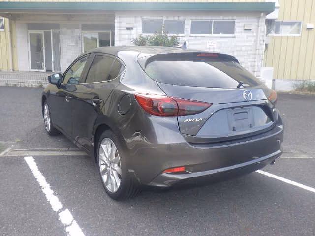 MAZDA AXELA