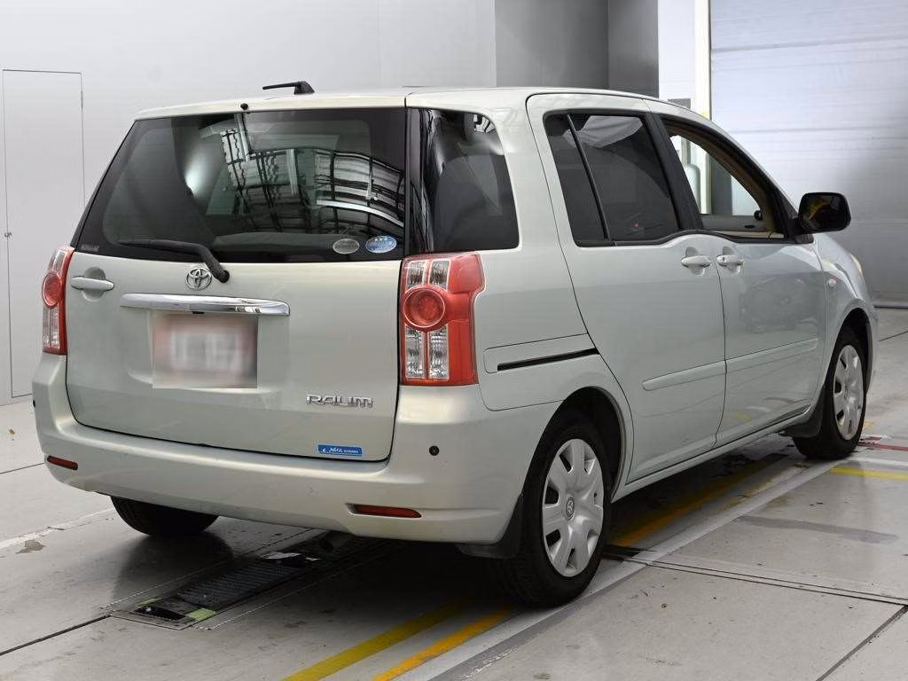 TOYOTA RAUM