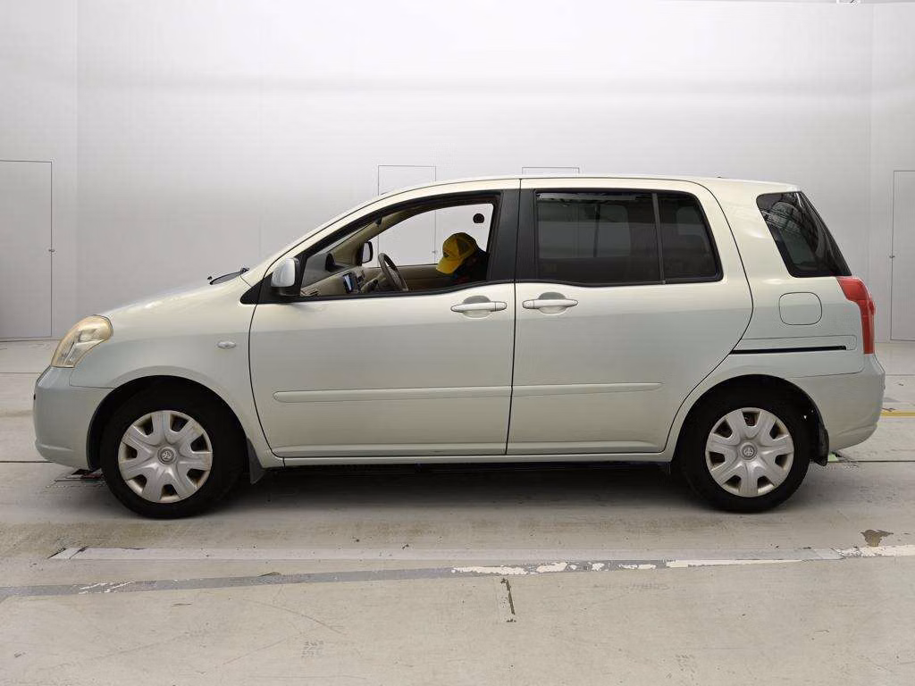 TOYOTA RAUM