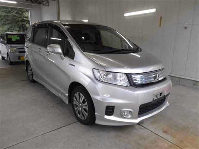 HONDA FREED SPIKE