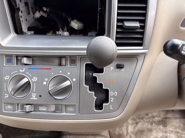 TOYOTA RAUM