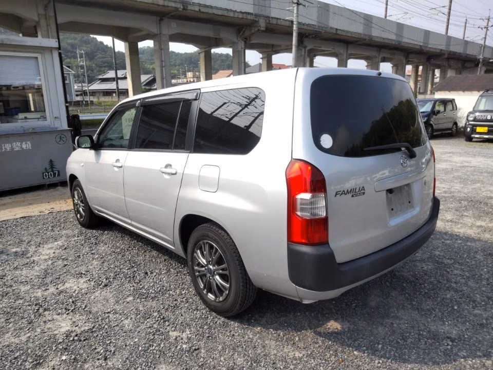 MAZDA FAMILIA