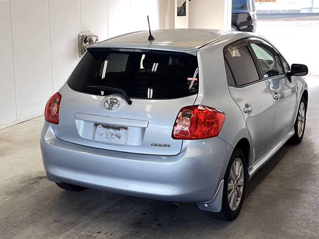 TOYOTA AURIS