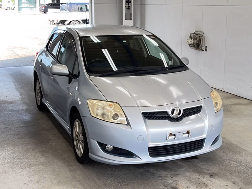 TOYOTA AURIS