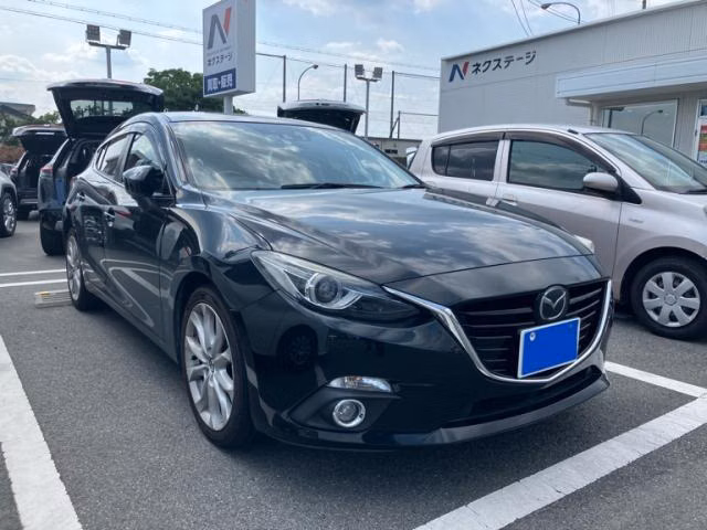 MAZDA AXELA
