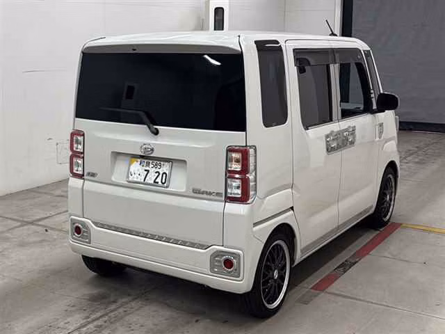 DAIHATSU WAKE