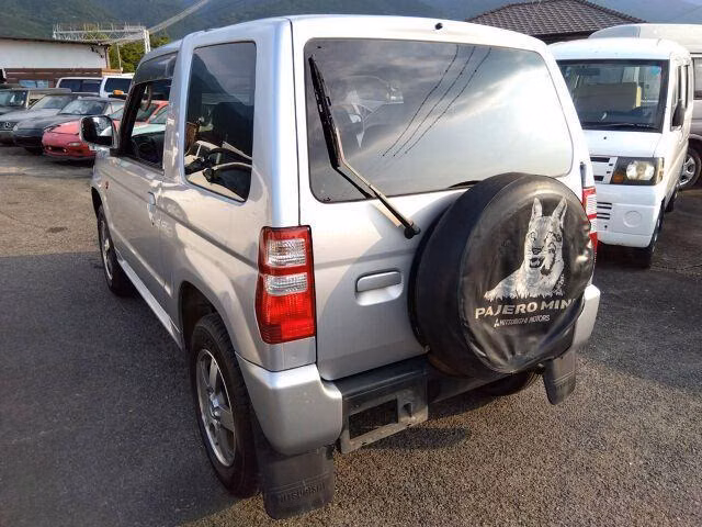 MITSUBISHI PAJERO MINI