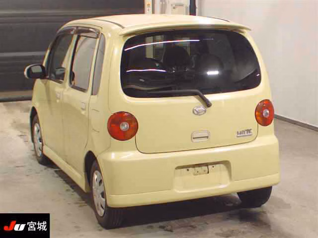 DAIHATSU MOVE LATTE