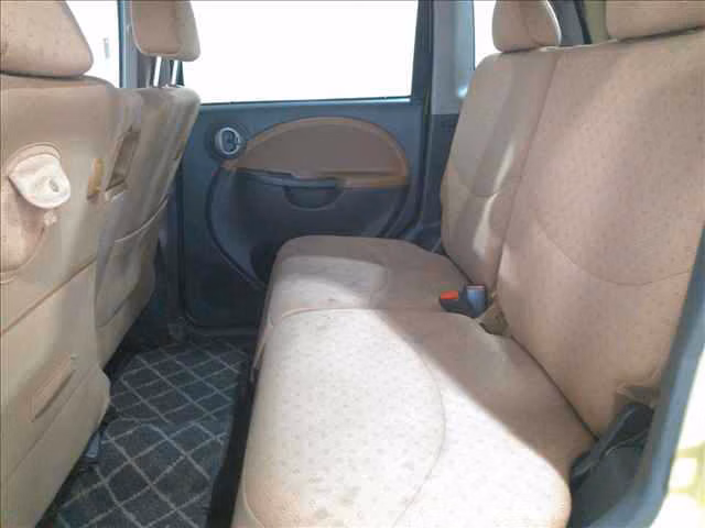 DAIHATSU MOVE LATTE