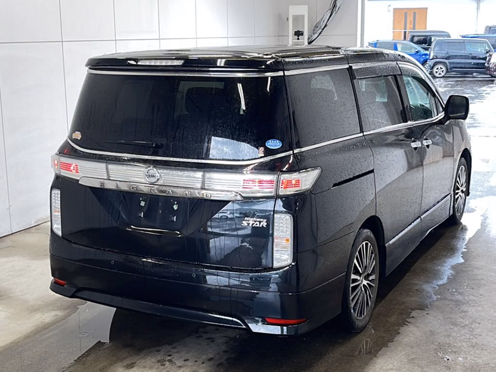 NISSAN ELGRAND
