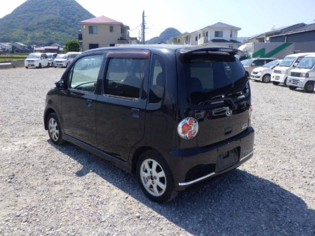DAIHATSU MOVE LATTE