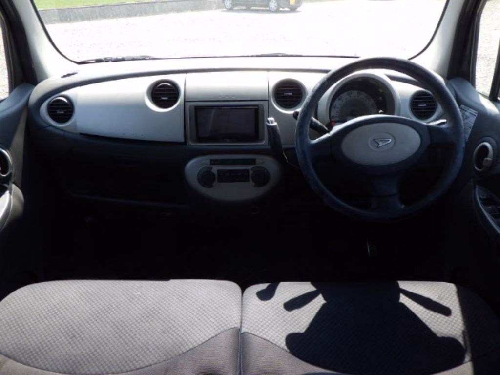 DAIHATSU MOVE LATTE
