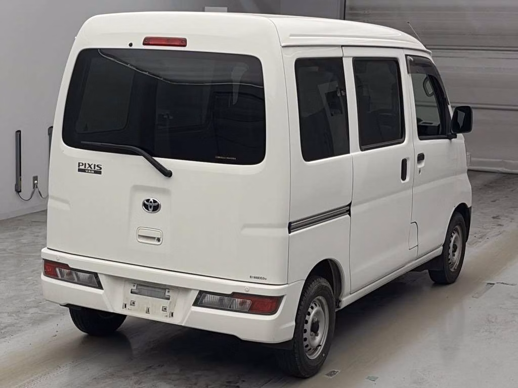 TOYOTA PIXIS VAN