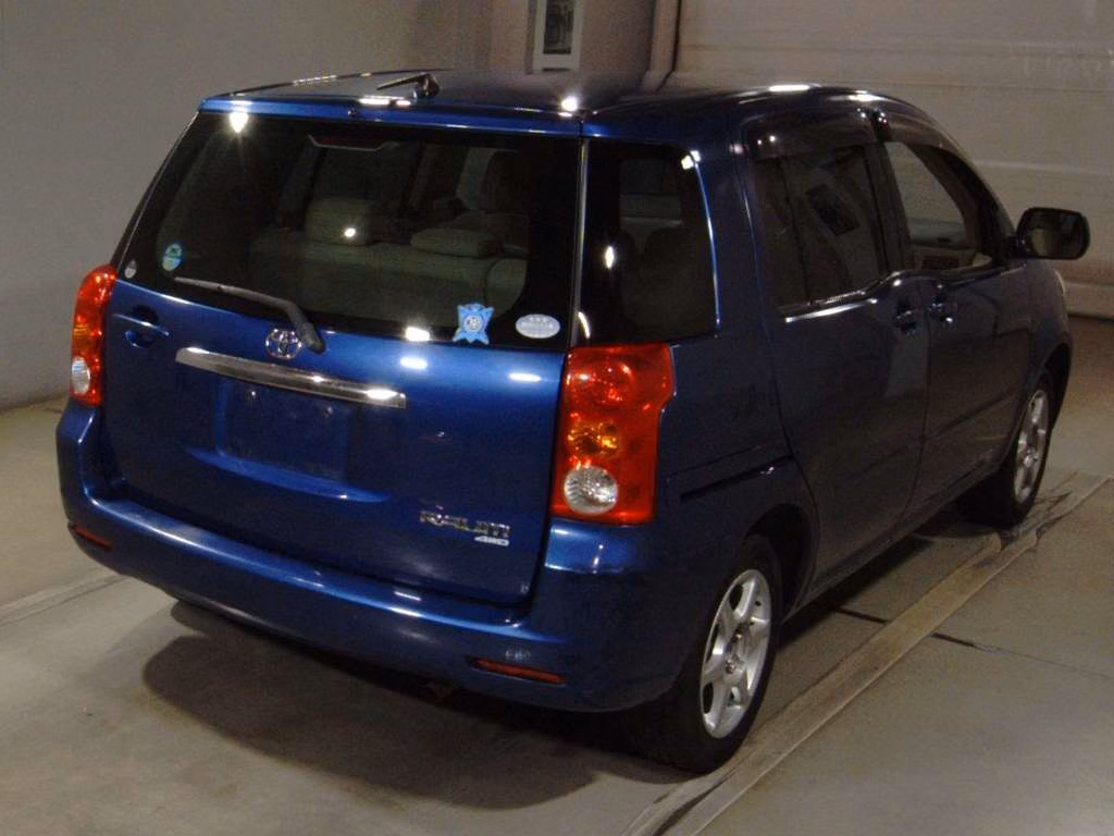 TOYOTA RAUM