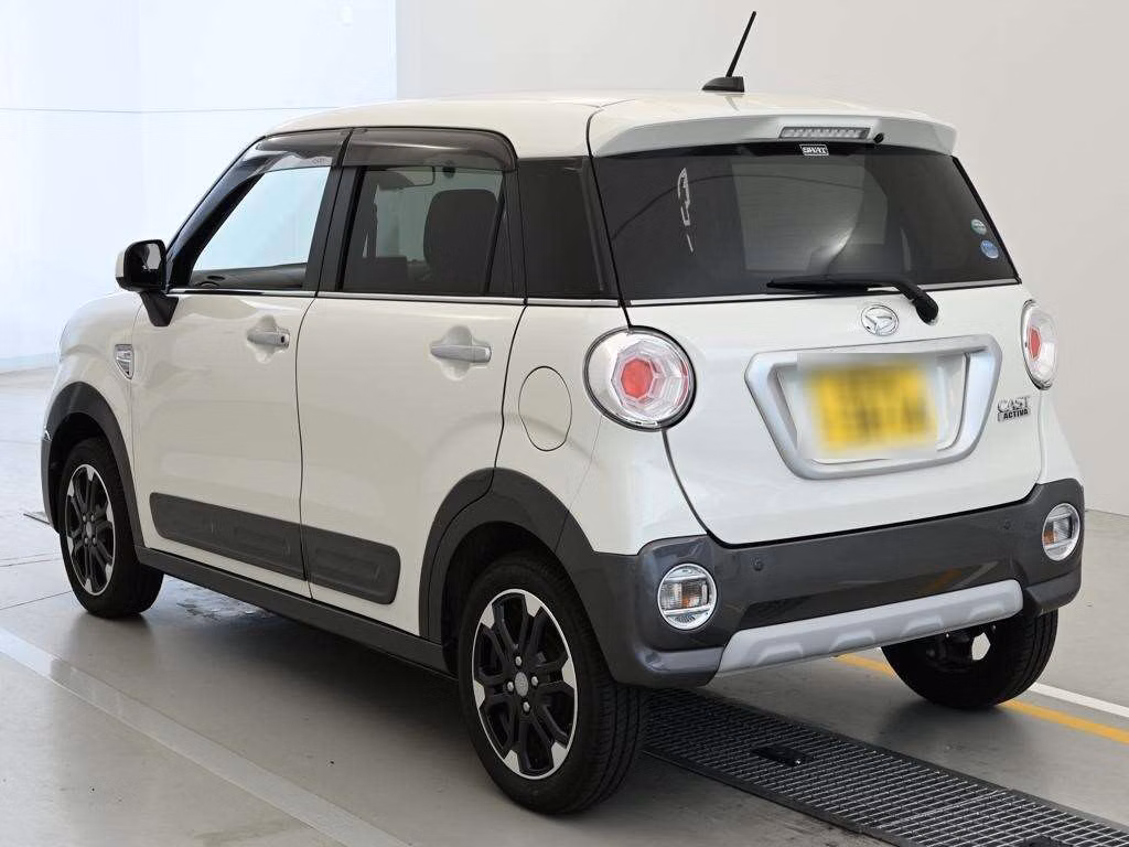 DAIHATSU CAST