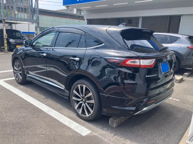 TOYOTA HARRIER