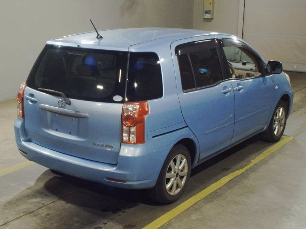 TOYOTA RAUM
