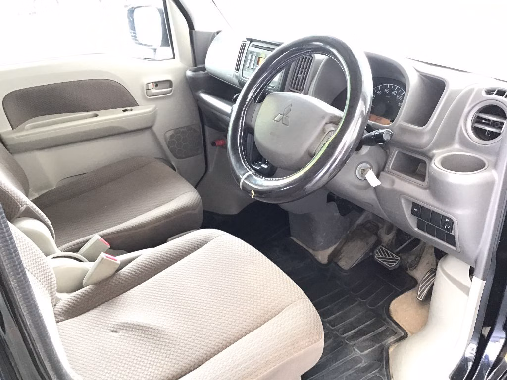 MITSUBISHI MINICAB
