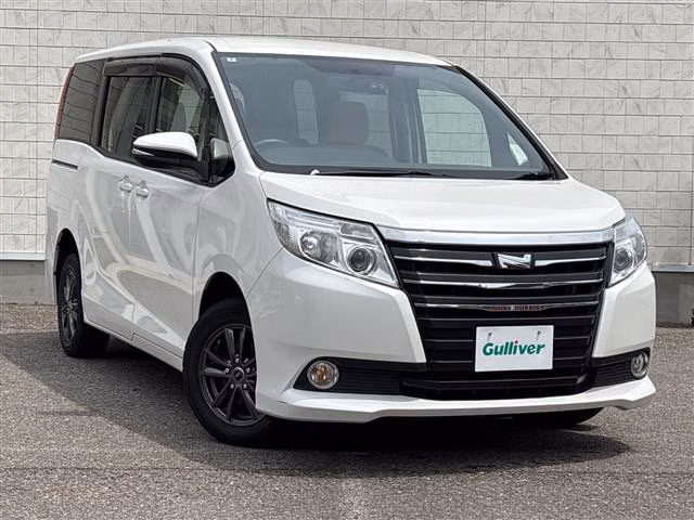 TOYOTA NOAH