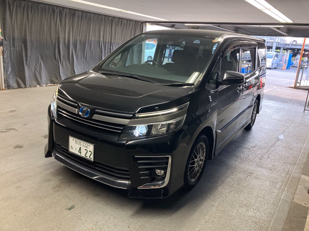 TOYOTA VOXY