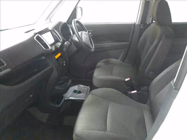 MITSUBISHI DELICA D:2