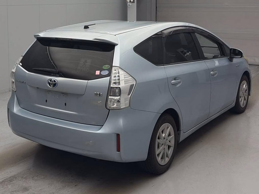 TOYOTA PRIUS ALPHA