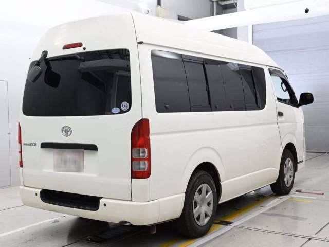 TOYOTA REGIUS ACE