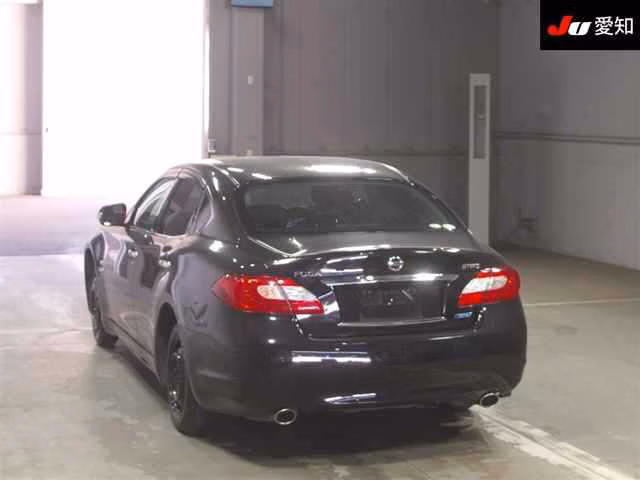 NISSAN FUGA