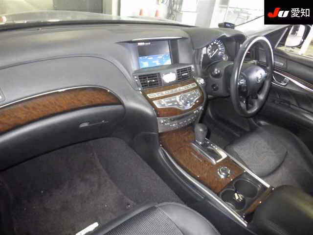 NISSAN FUGA
