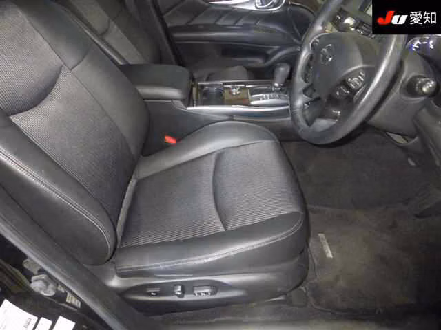 NISSAN FUGA