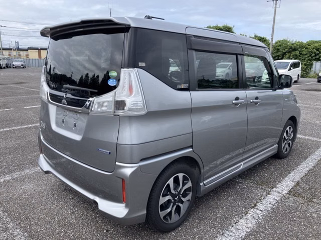 MITSUBISHI DELICA D:2