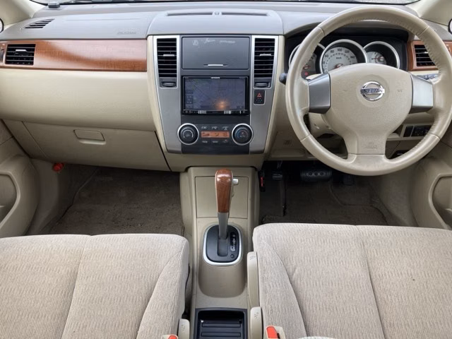 NISSAN TIIDA LATIO