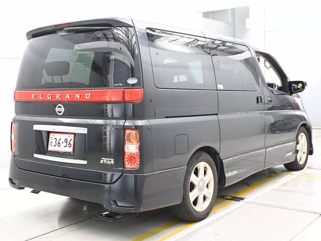 NISSAN ELGRAND