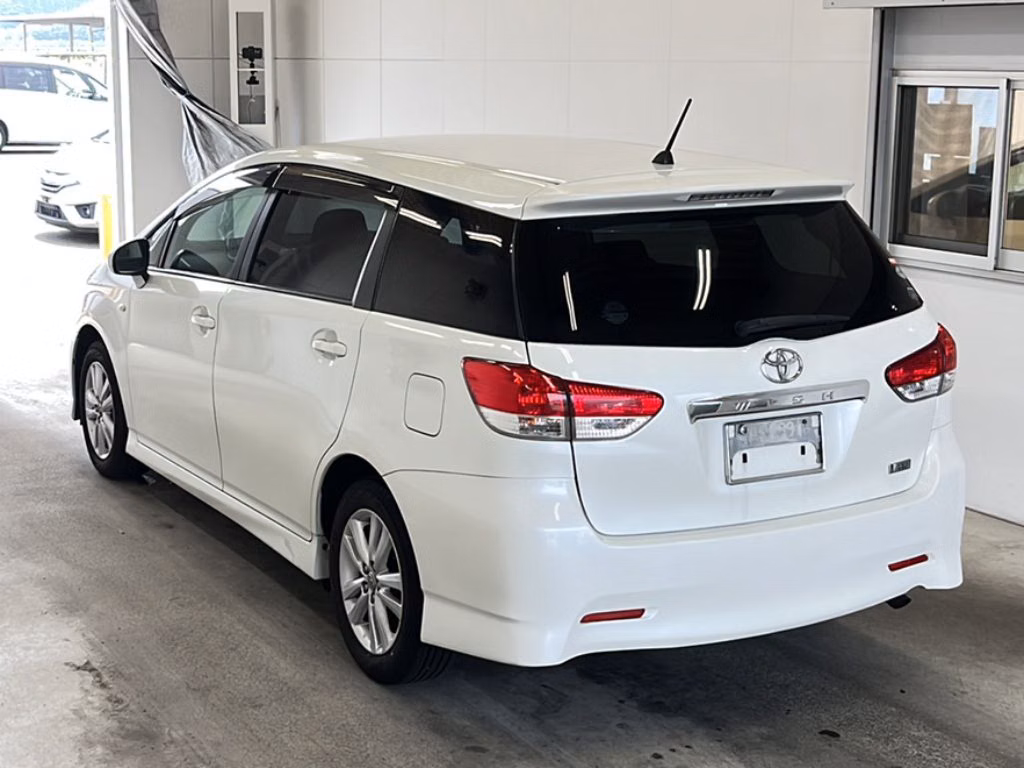 TOYOTA WISH