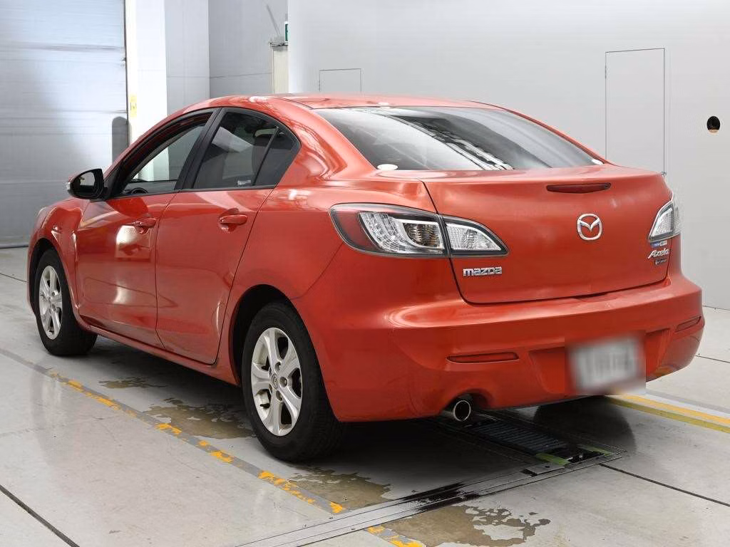 MAZDA AXELA