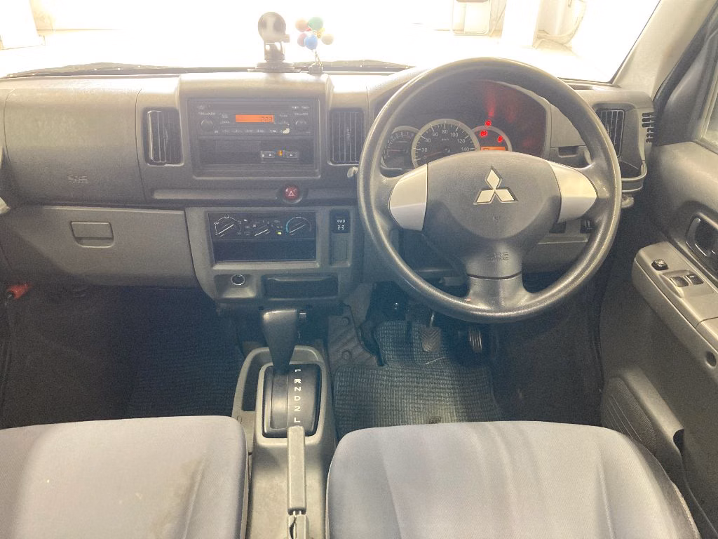 MITSUBISHI MINICAB