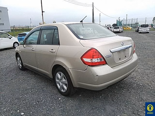 NISSAN TIIDA LATIO