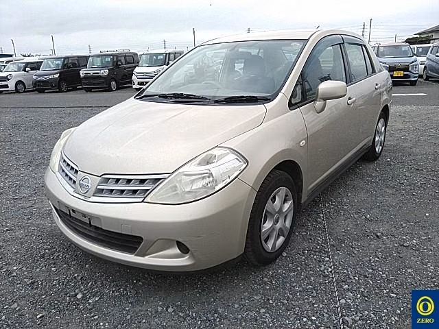 NISSAN TIIDA LATIO