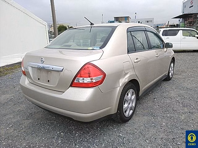 NISSAN TIIDA LATIO