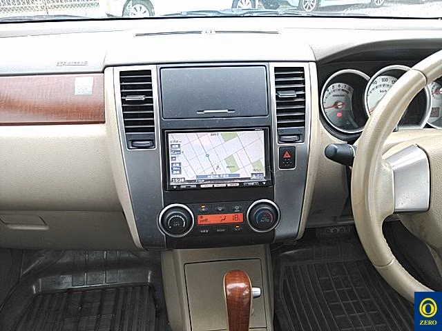 NISSAN TIIDA LATIO