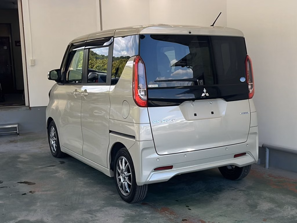 MITSUBISHI EK SPACE