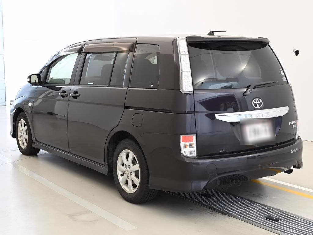 TOYOTA ISIS