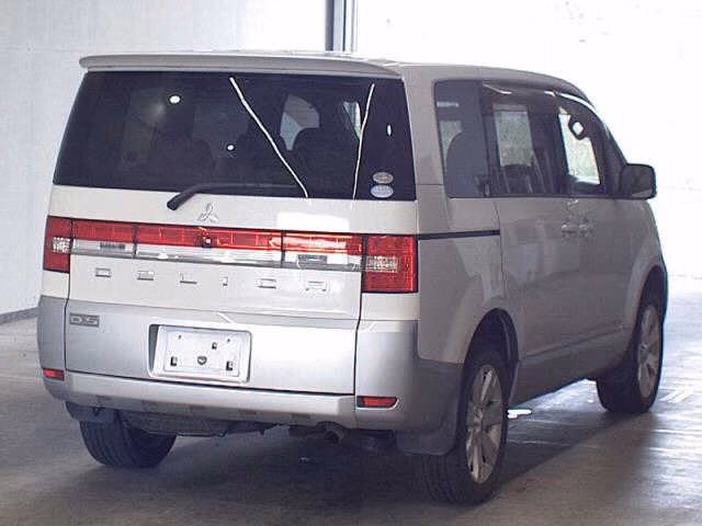 MITSUBISHI DELICA D:5