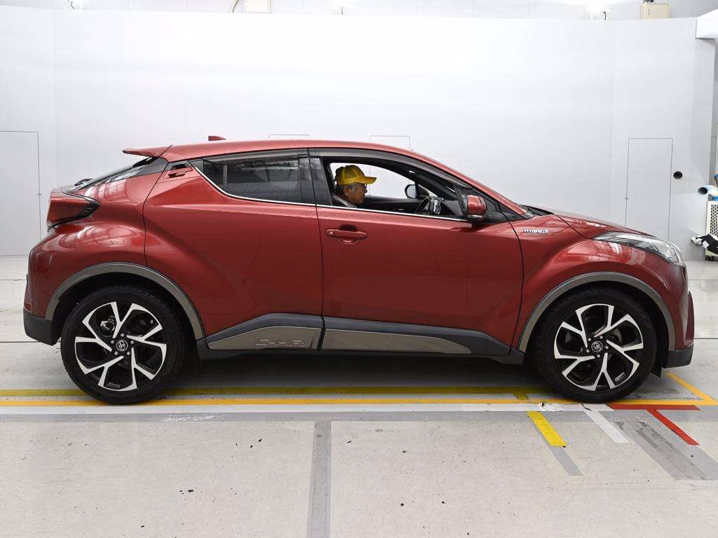 TOYOTA C-HR