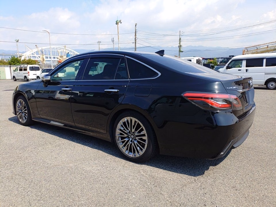 TOYOTA CROWN